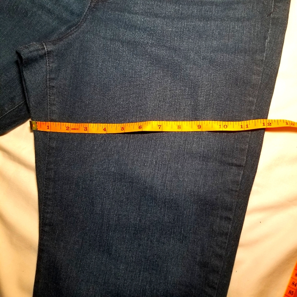 Nine West Dark Wash Denim Capris Size 14 - Picture 2 of 5